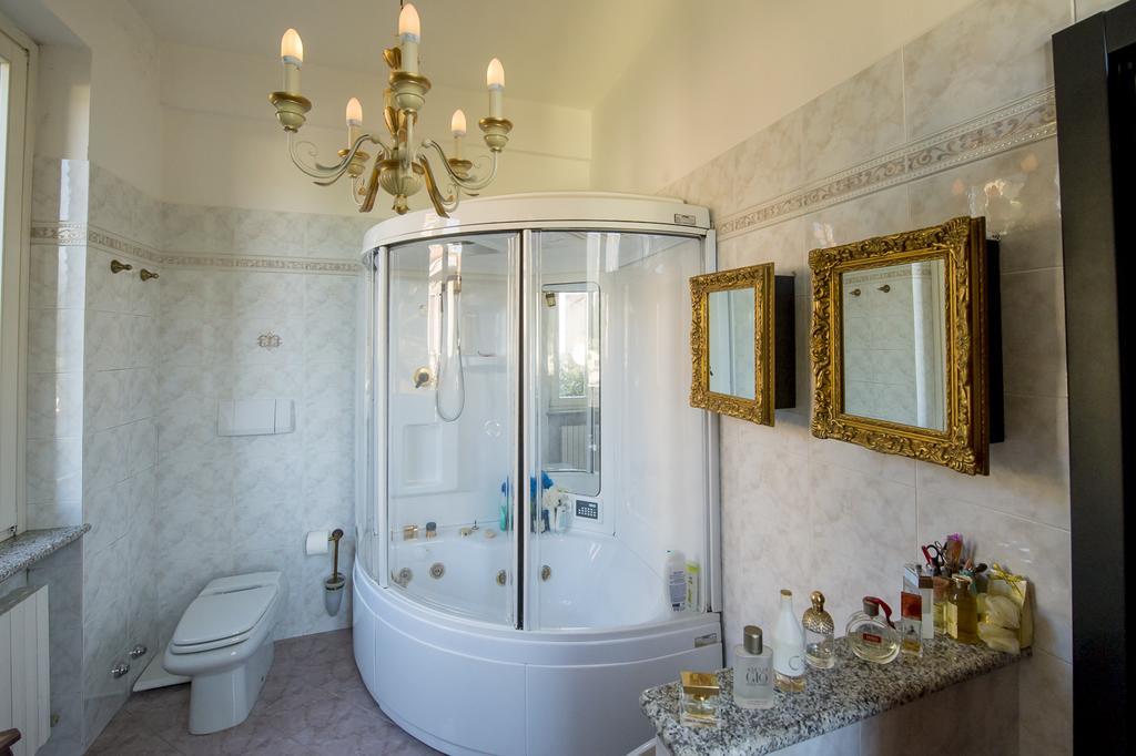 Villa Puccini Bed & Breakfast Lecco Rum bild